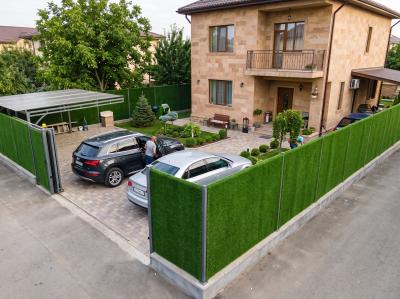Decorative Artificial Grass Fence (2 m × 10 m)