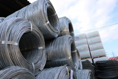 Galvanized wire for vineyards